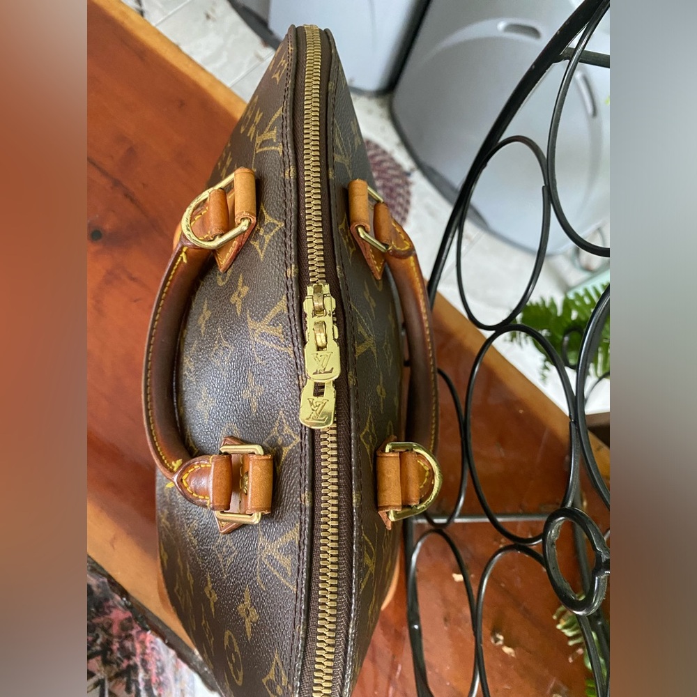 Louis Vuitton Alma Authentic - Picture 3 of 9